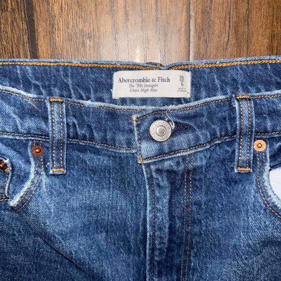 Abercrombie Fitch Ultra High - Picture 2 of 3